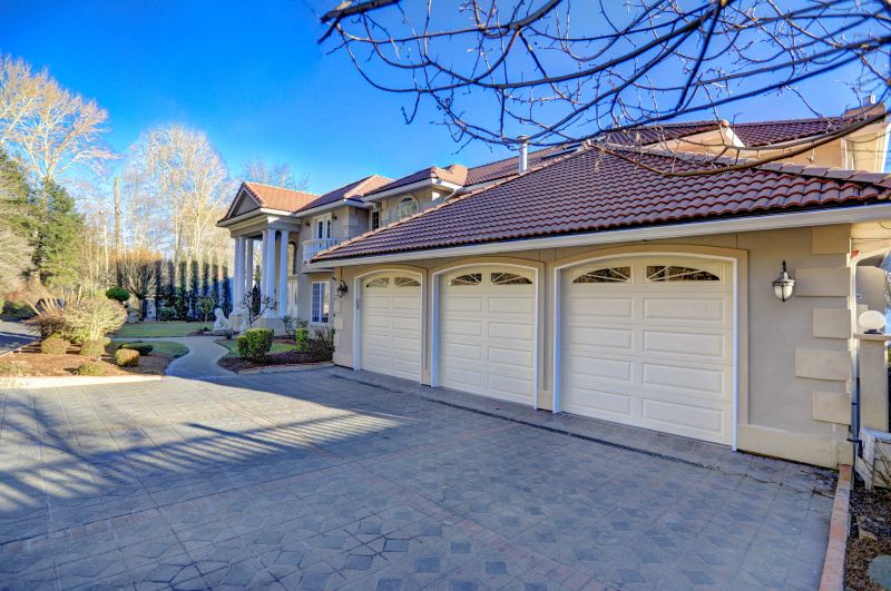 Garage Stucco Repair in Sacramento, CA